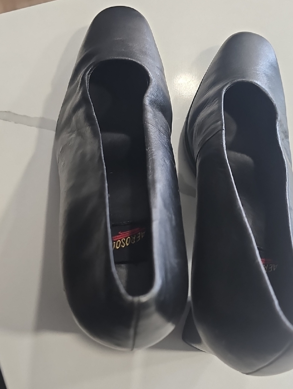 AEROSOLES Black Leather Low Heel Slip-On Pumps